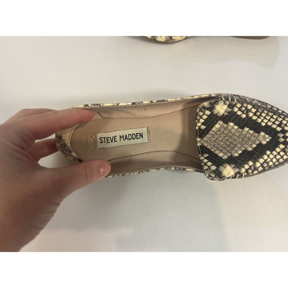 Steve Madden Women's Snake Pattern Slip On Shoe Size 5 - Picture 4 of 13